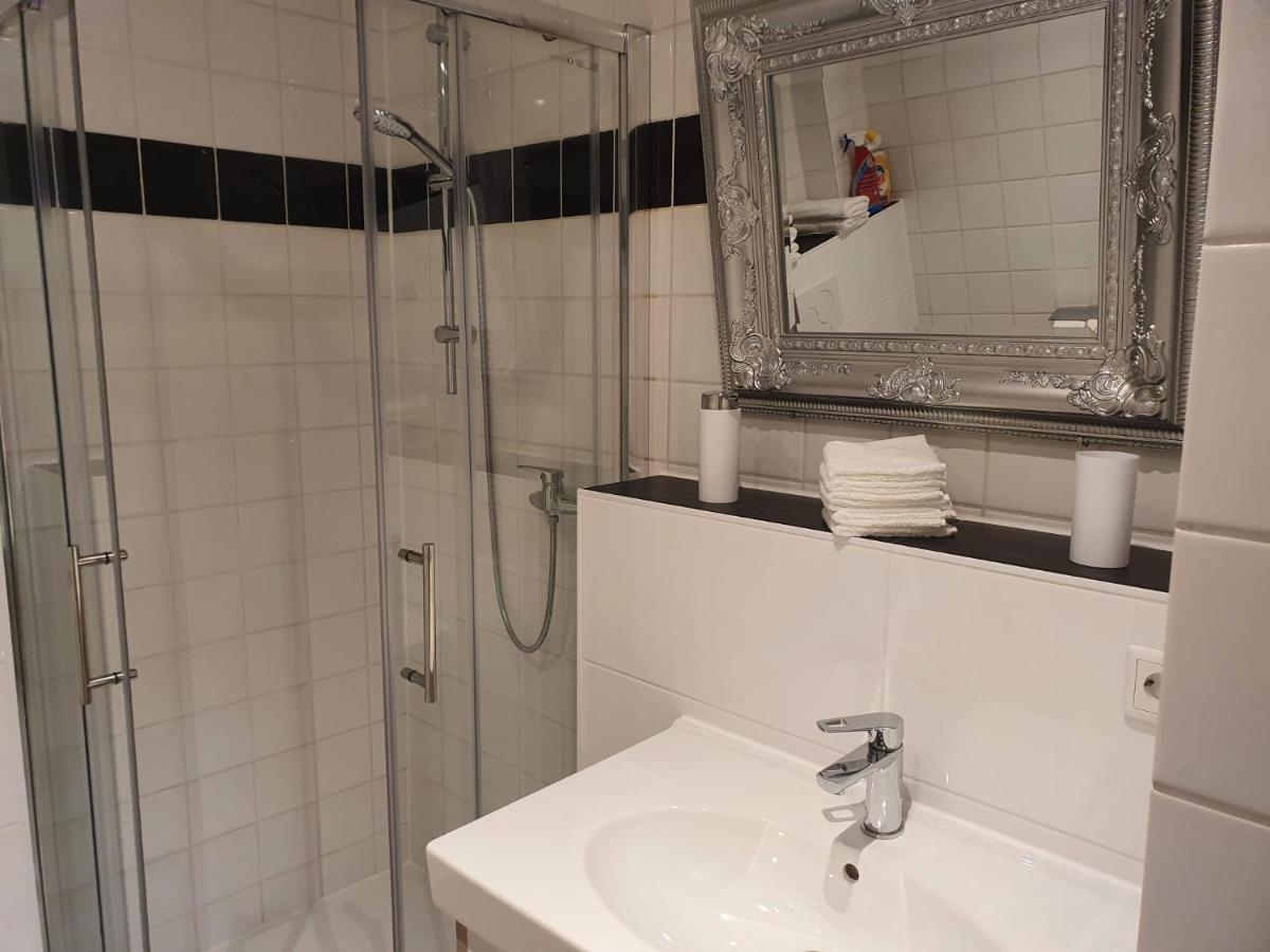 Ferienwohnung/Montagewohnung พาเดอร์บอร์น ภายนอก รูปภาพ